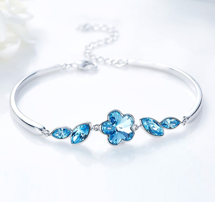 2018 925 Sterling Silver embellished with crystals from Swarovski Blue Girl Bangle